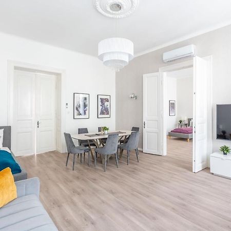 Exclusive Downtown Apartment In The Heart Of ブダペスト エクステリア 写真