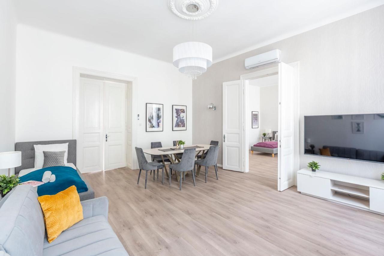 Exclusive Downtown Apartment In The Heart Of ブダペスト エクステリア 写真